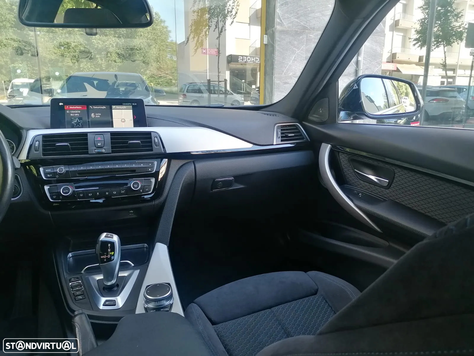 BMW 330 e iPerformance Pack M - 42