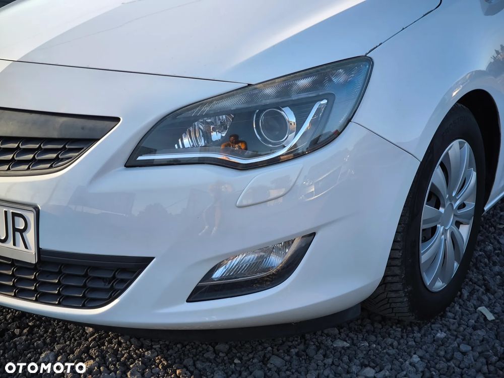 Opel Astra 1.6 T Cosmo - 8