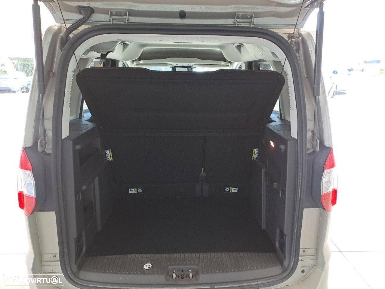 Ford Tourneo Courier 1.0 EcoBoost Titanium - 6