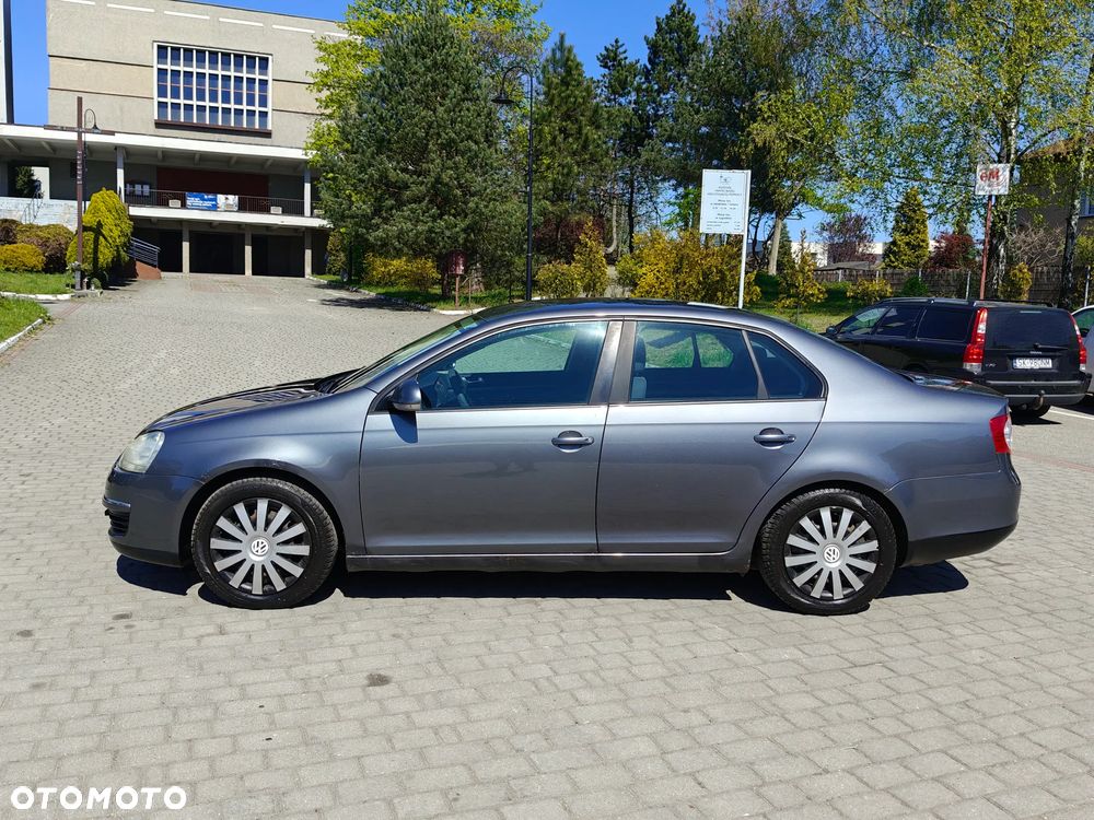 Volkswagen Jetta 1.6 Freestyle - 13