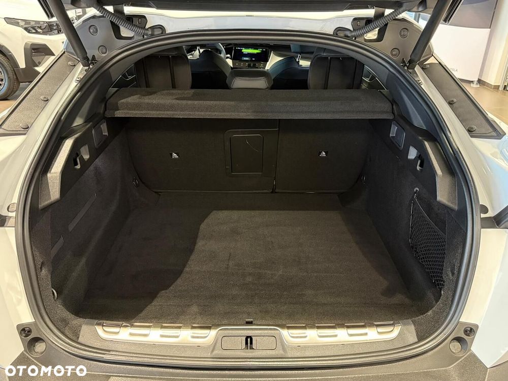 Peugeot 408 - 17