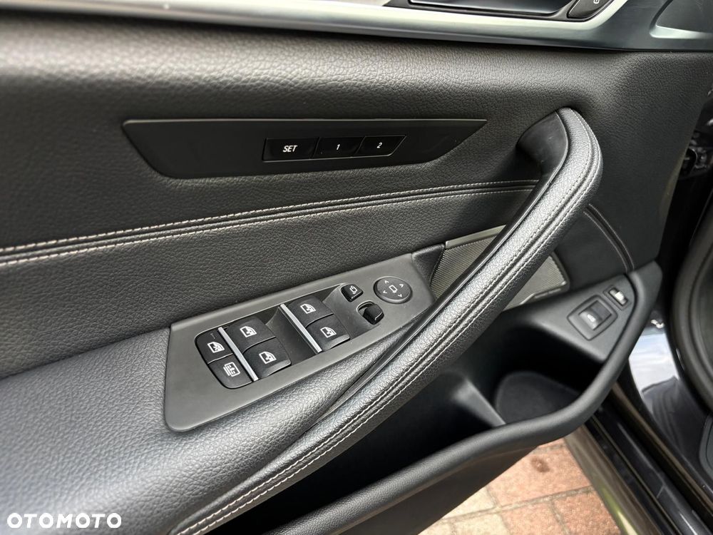 BMW Seria 5 530e M Sport sport - 13