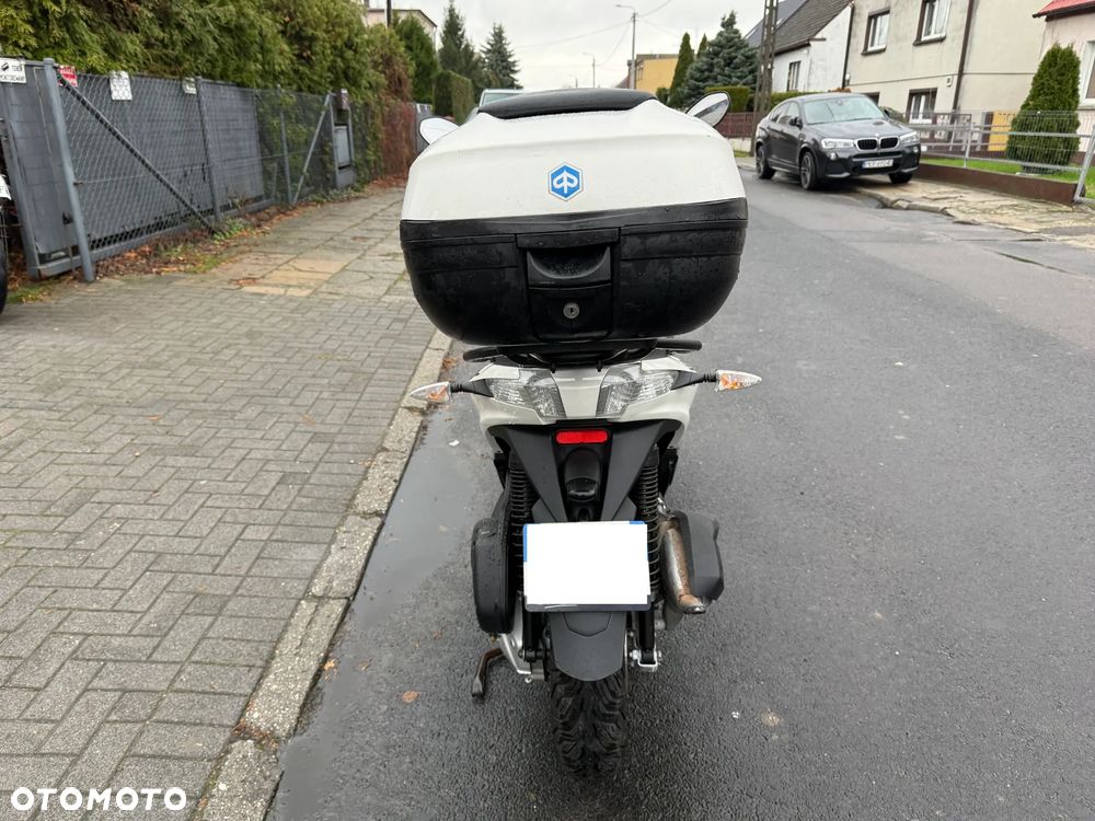 Piaggio MP-3 - 6