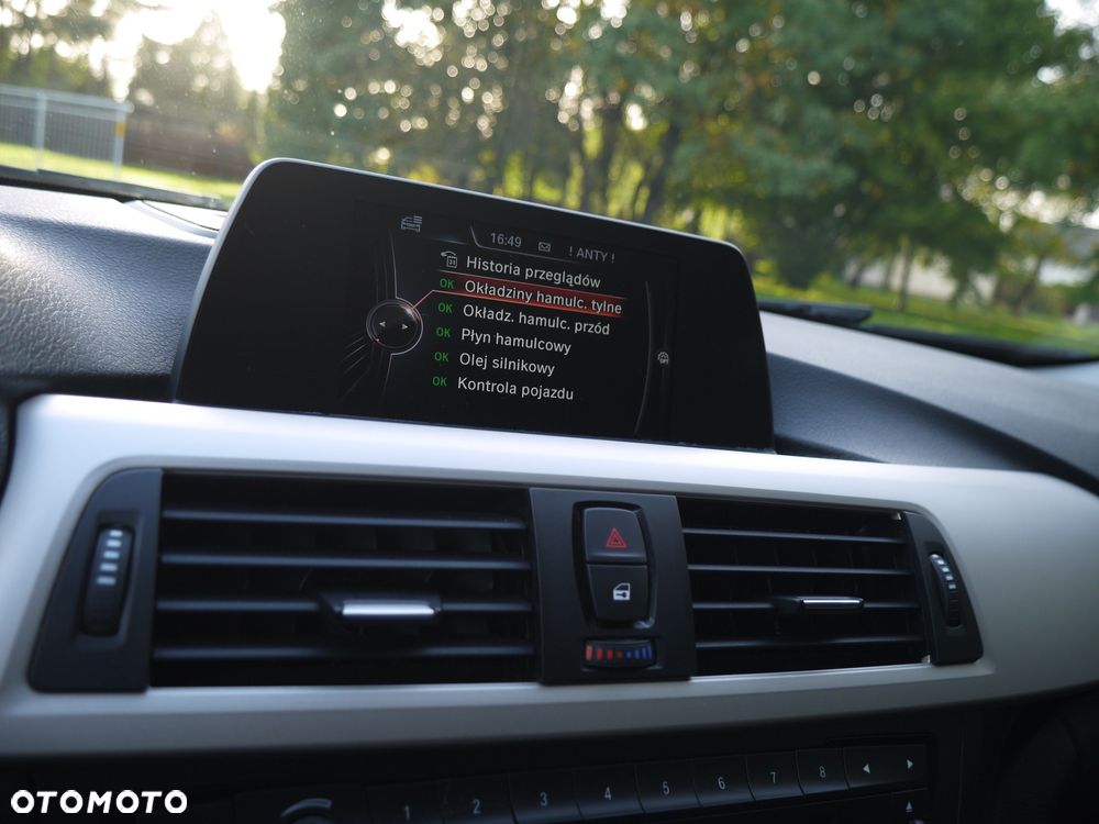 BMW Seria 3 320d Touring Efficient Dynamics Edition - 24