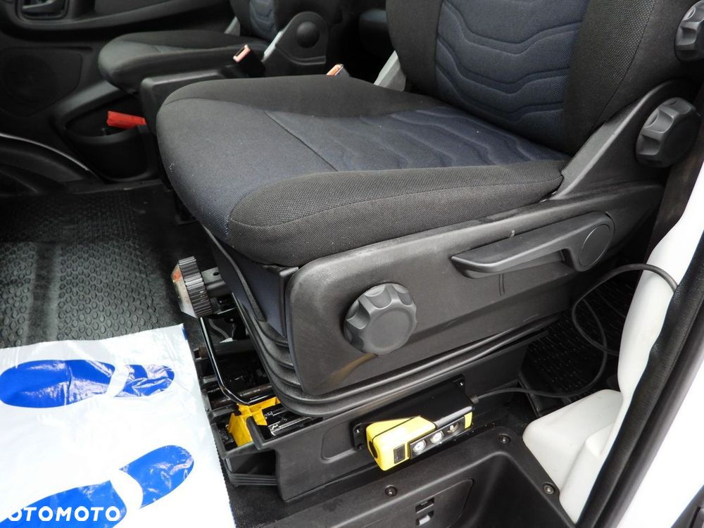 Iveco DAILY 35C16 WYWROTKA PODWÓJNA KABINA DOKA 6 MIEJSC TEMPOMAT NAWIGACJA BLIŹNIACZE KOŁA KLIMATYZACJA  160KM - 28