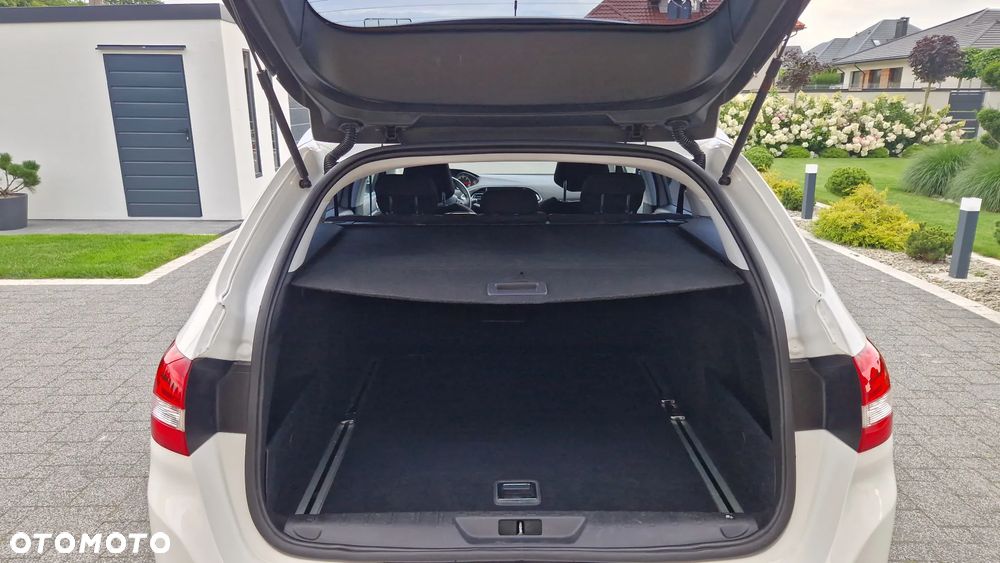 Peugeot 308 SW 1.6 BlueHDi Business Line S&S - 32