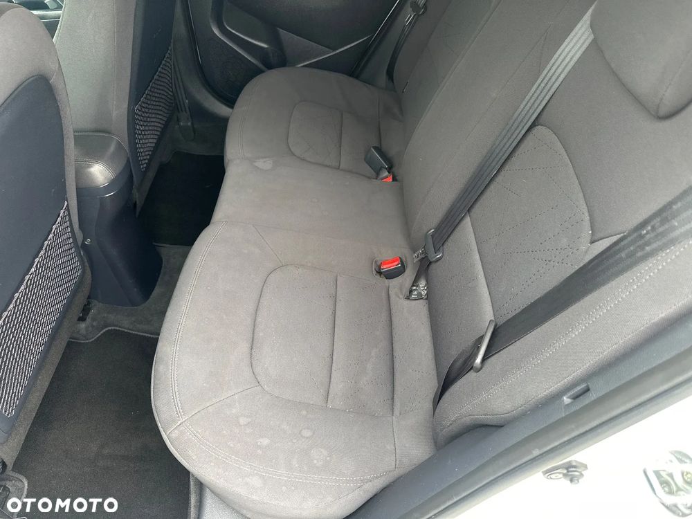 Kia Rio 1.4 XL - 26