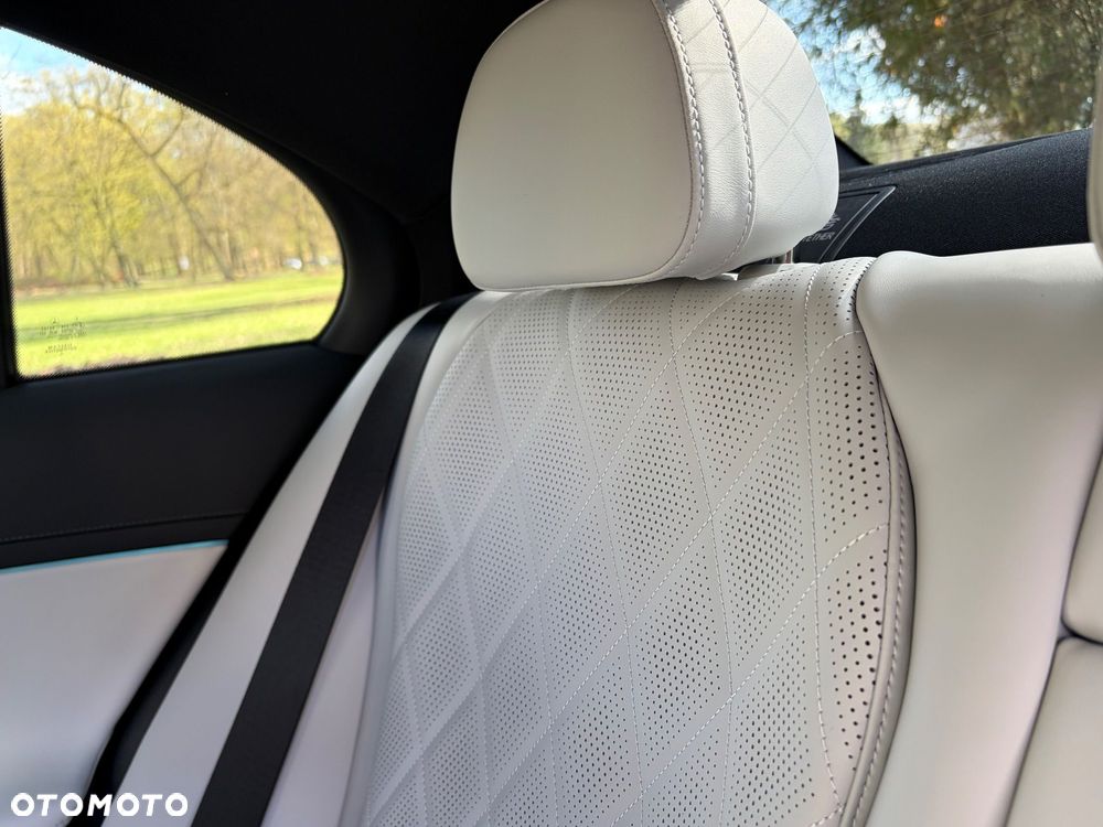 Mercedes-Benz Klasa E 220 d mHEV 4-Matic Exclusive 9G-Tronic - 21