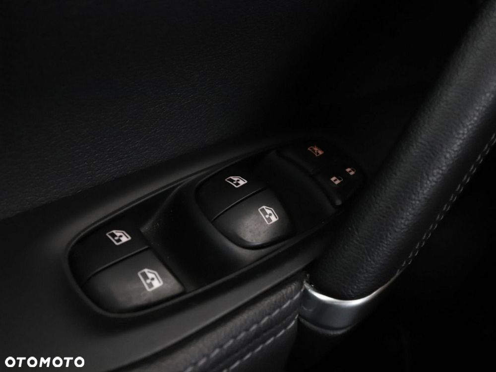 Nissan Qashqai 1.6 DCi N-Connecta Xtronic - 33
