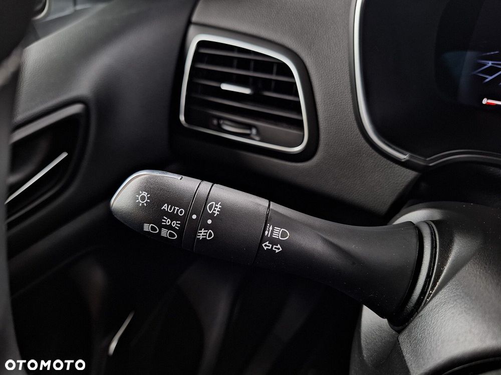 Renault Megane 1.3 TCe FAP Techno EDC - 36