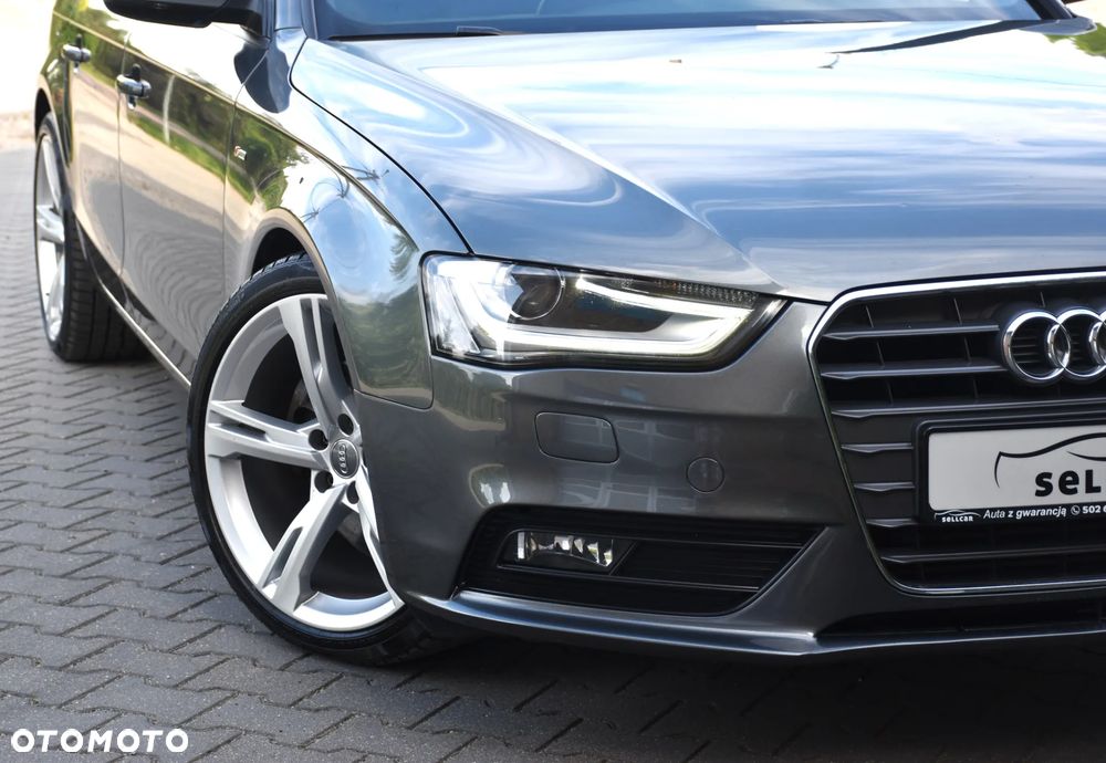 Audi A4 Avant 2.0 TDI DPF multitronic S line Sportpaket - 32