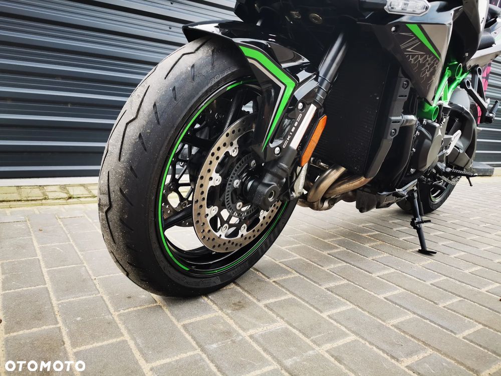 Kawasaki H2 - 27