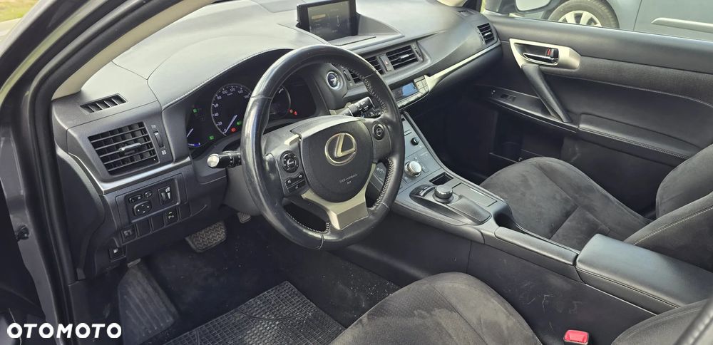 Lexus CT - 15