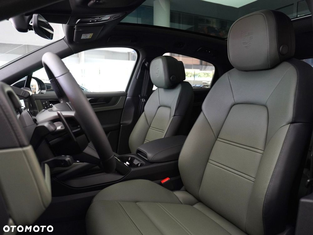 Porsche Cayenne E-Hybrid PHEV Black Edition - 31