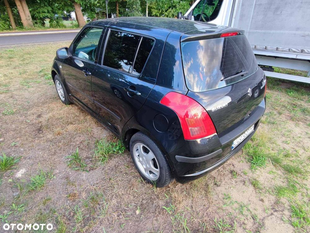 Suzuki Swift - 4