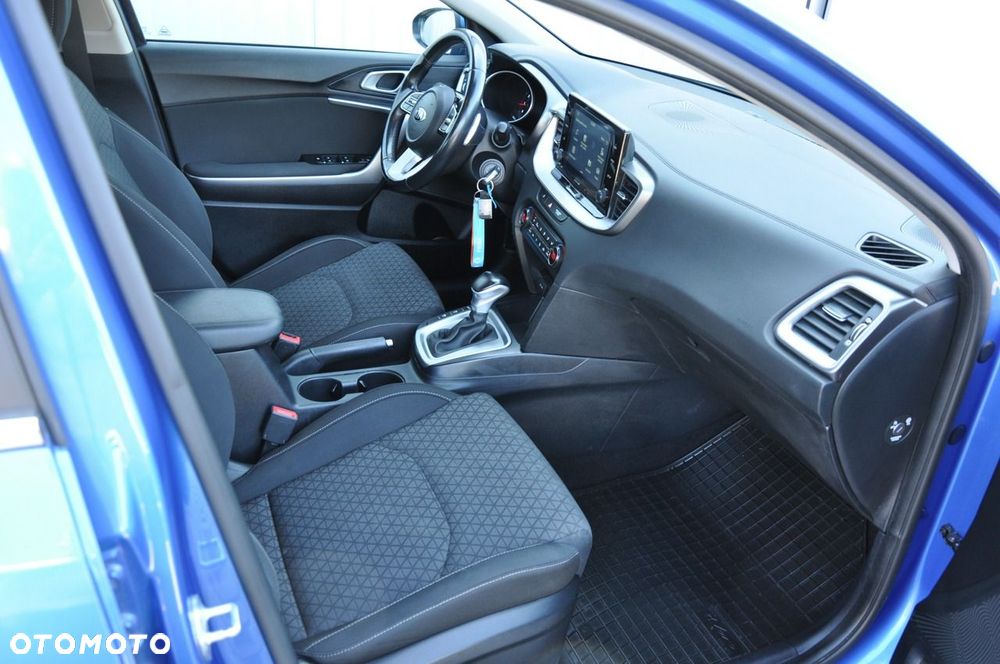 Kia Ceed 1.4 T-GDI L Business Line DCT - 27