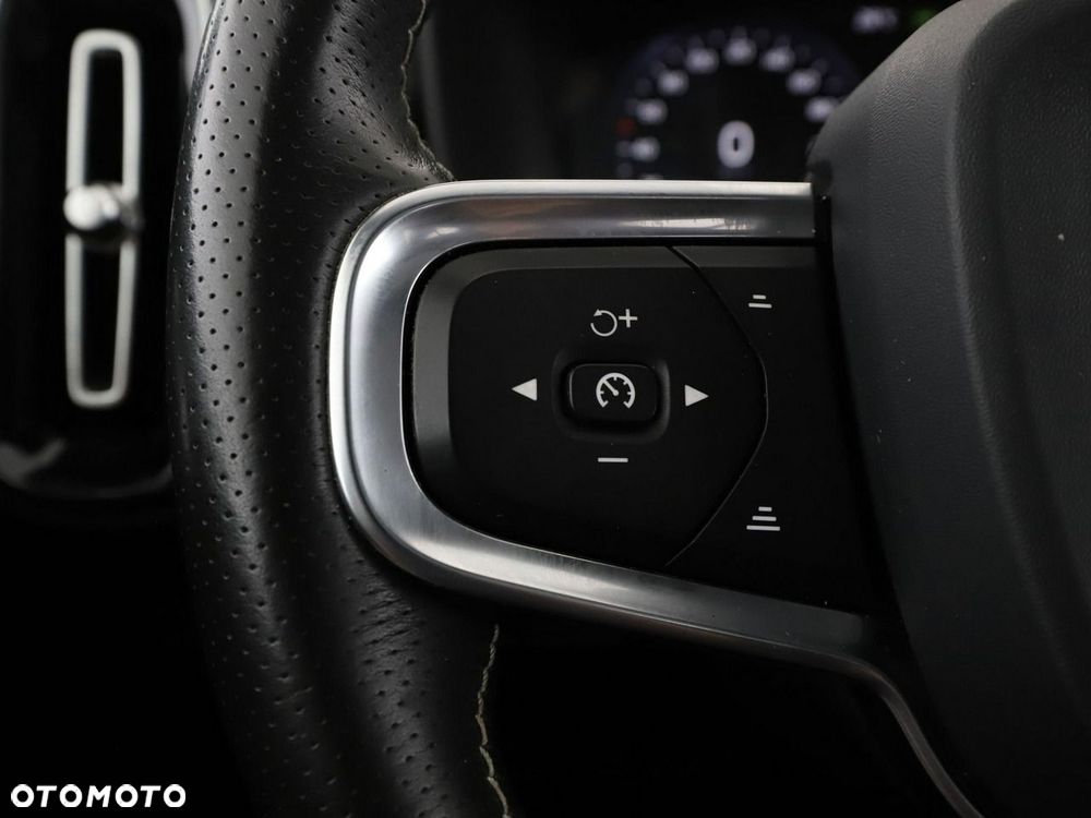 Volvo XC 40 D3 AWD R-Design - 33