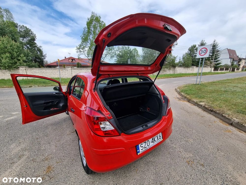 Opel Corsa 1.2 16V Essentia - 21