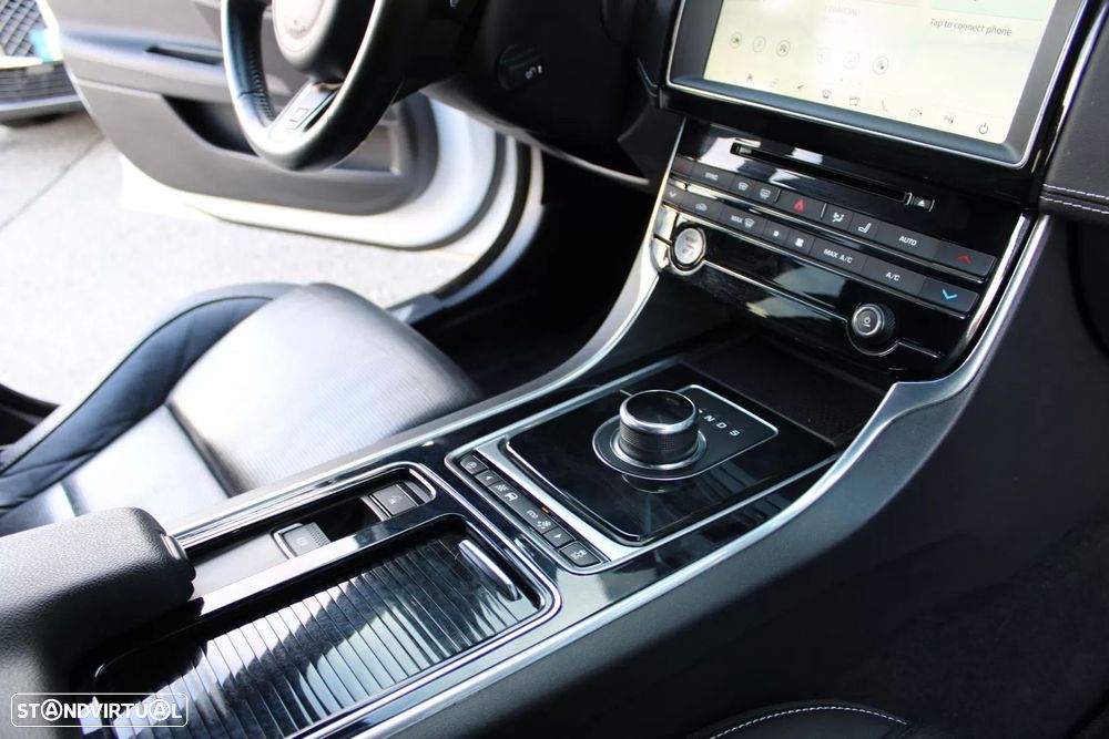 Jaguar XE 2.0 D R-Sport Aut. - 11