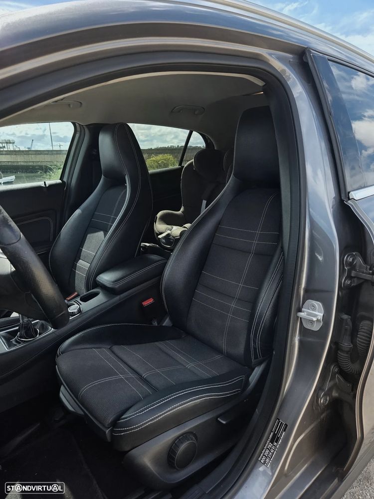 Mercedes-Benz GLA 180 CDI Urban - 14