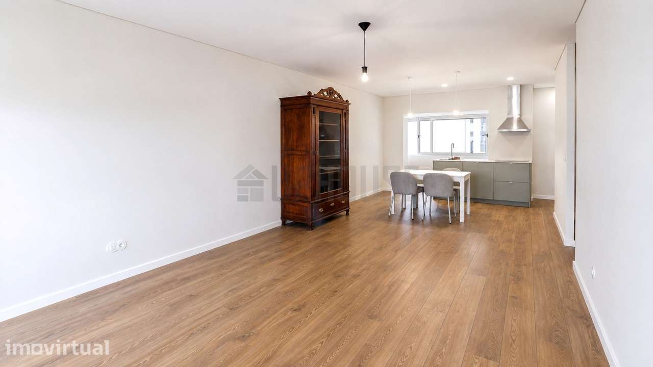 Apartamento T2 Junto à Rotunda de Santa Cristina - Viseu - Grande imagem: 2/13