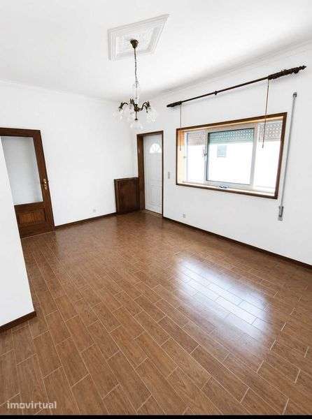 Vende-se andar moradia T3 - Grande imagem: 2/8
