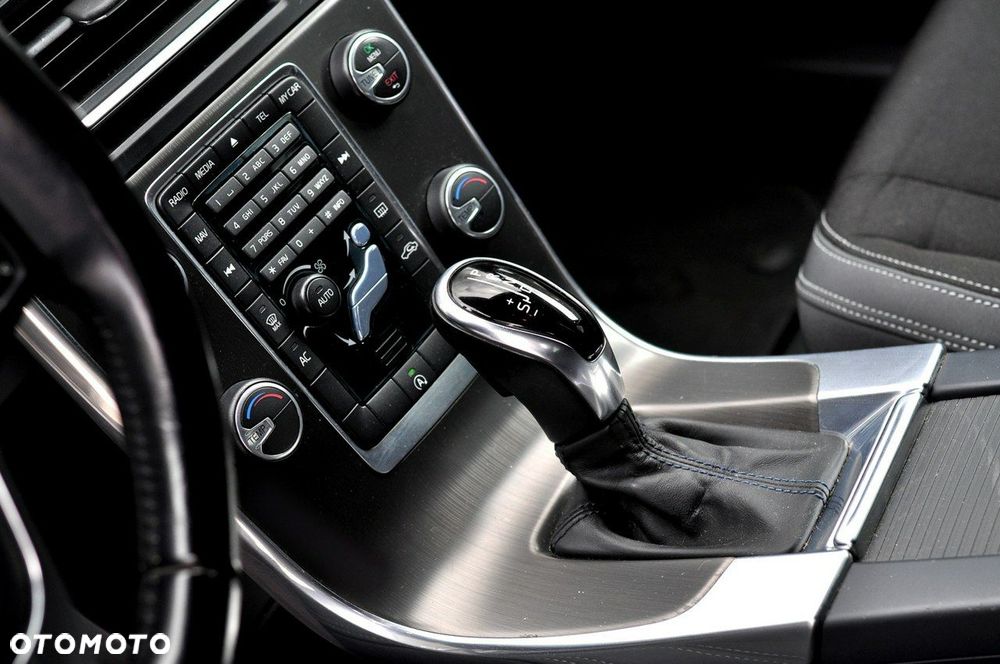 Volvo V60 D3 Geartronic Momentum - 21