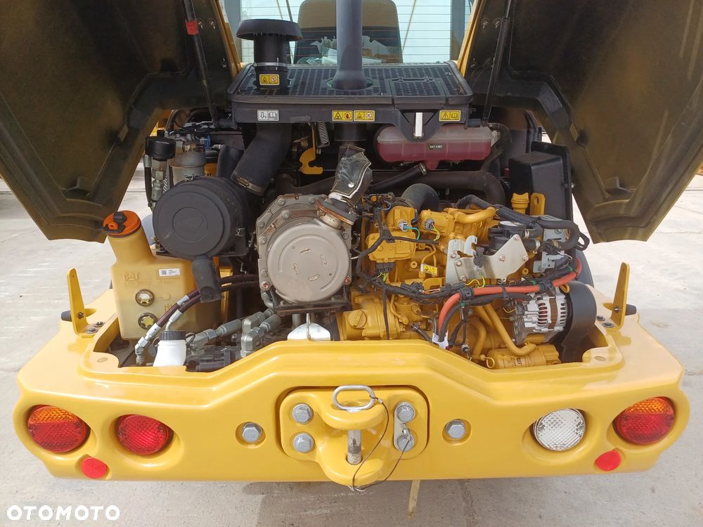 Caterpillar 906M - 20