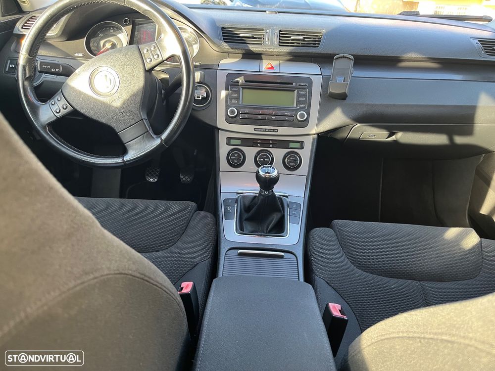 VW Passat 2.0 TDI Confortline - 4