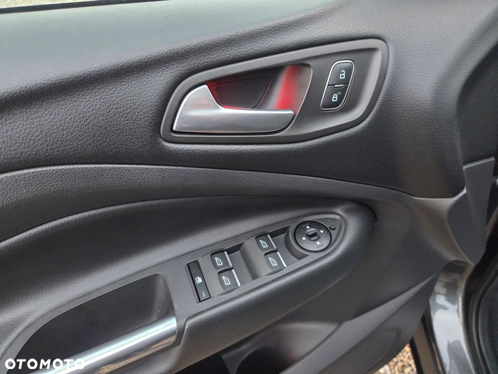Ford Kuga 2.0 TDCi FWD Titanium - 33