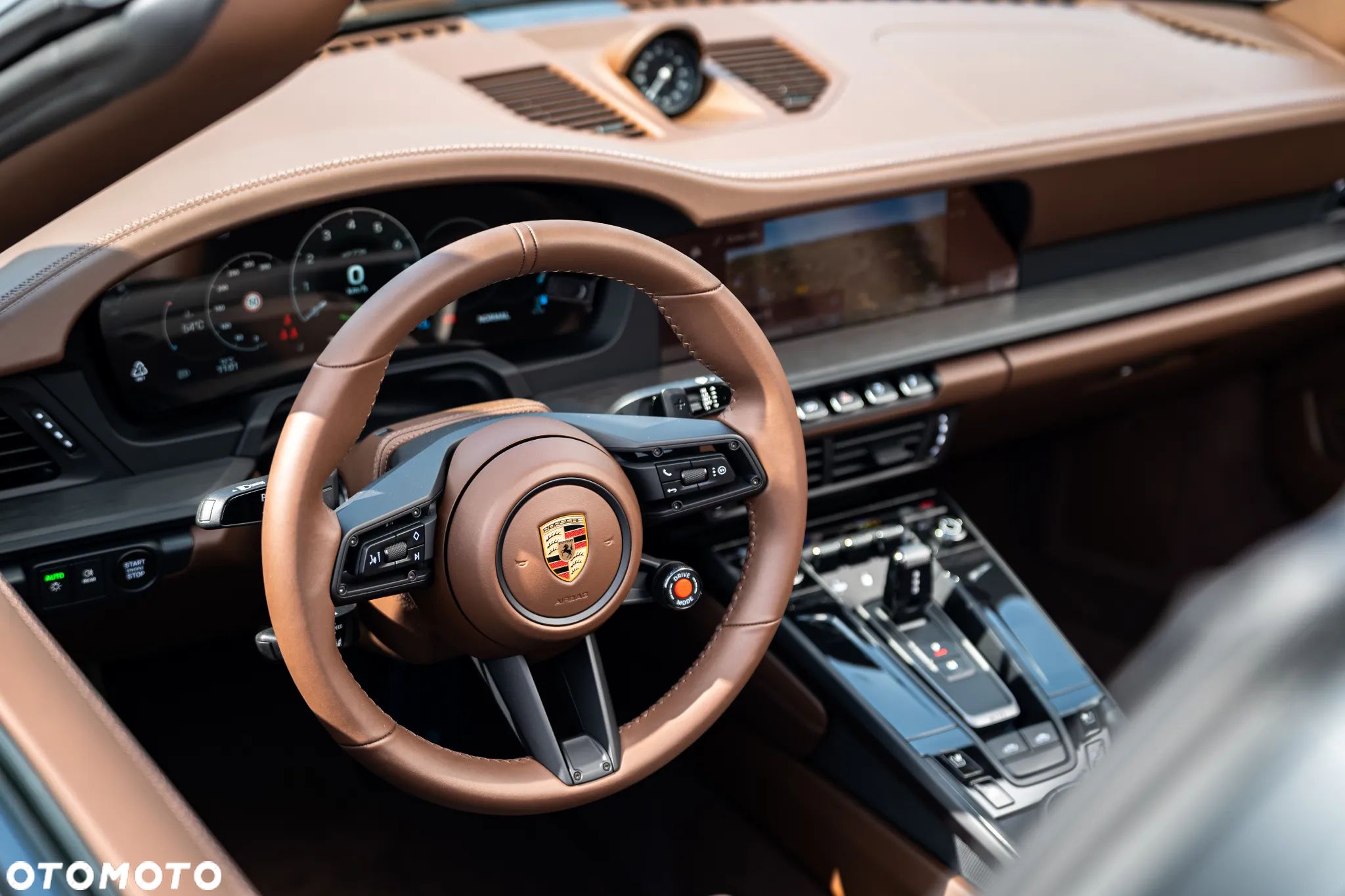 Porsche 911 Targa T-Hybrid 4 GTS - 11