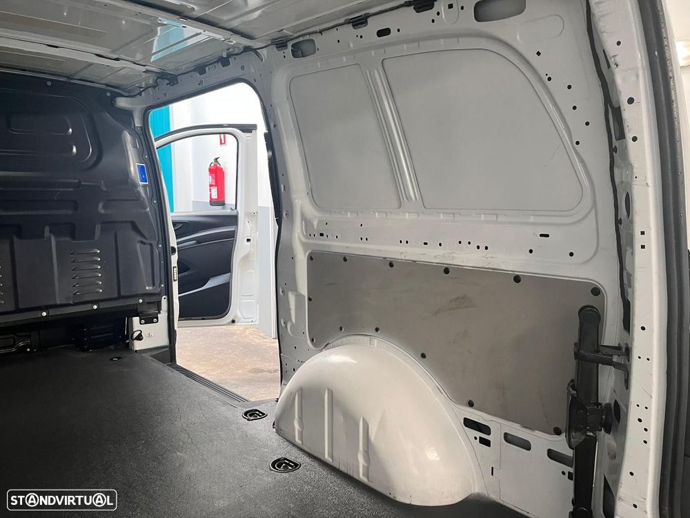 Mercedes-Benz eVito 111/32 - 32