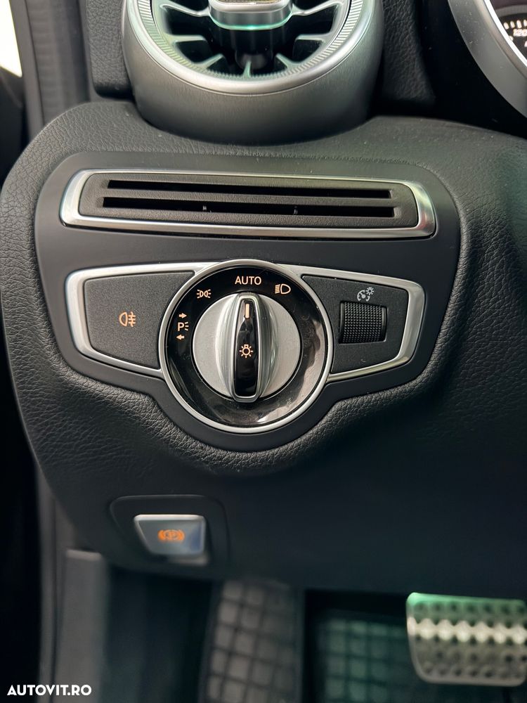 Mercedes-Benz C 180 9G-TRONIC AMG Line - 23