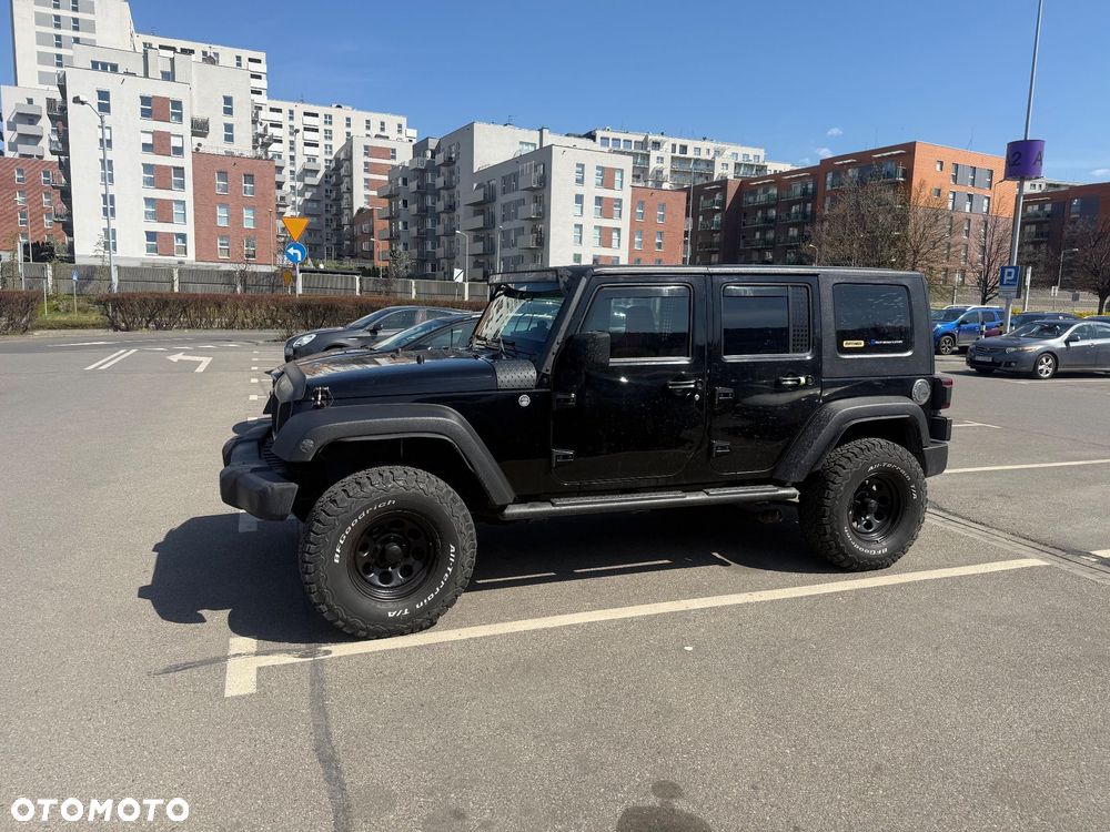 Jeep Wrangler Unlimited 3.8 Automatik Sahara - 3