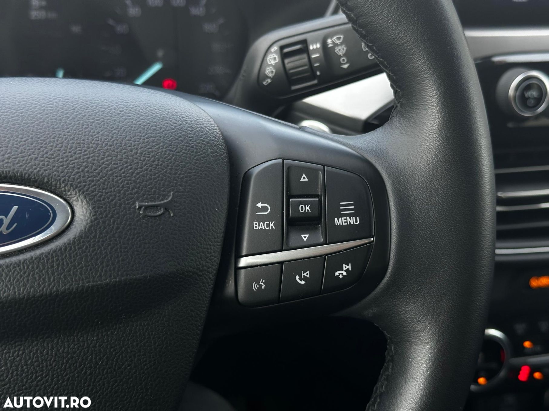 Ford Kuga - 22