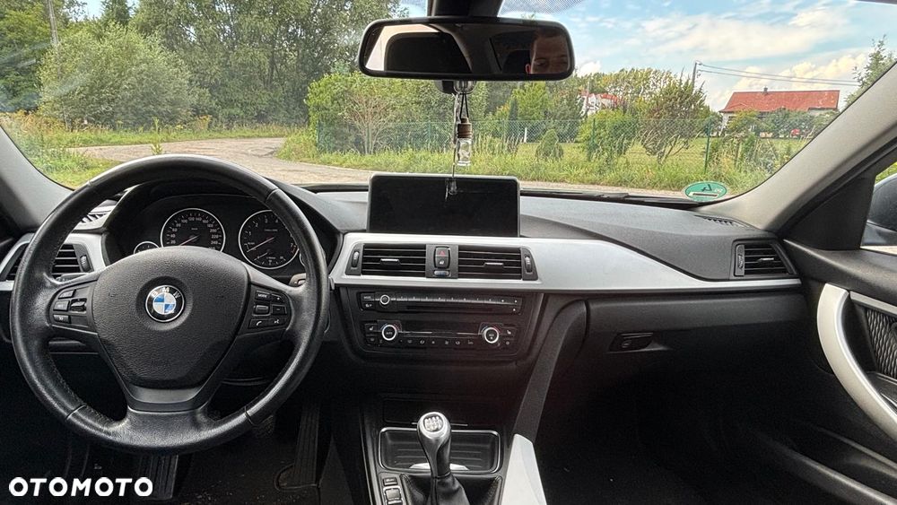 BMW Seria 3 328i - 13