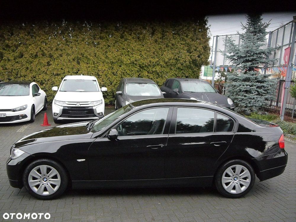 BMW Seria 3 320i - 9
