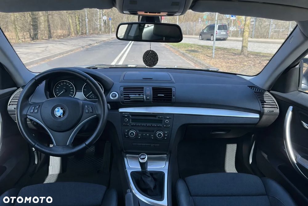 BMW Seria 1 118d Edition Sport - 9