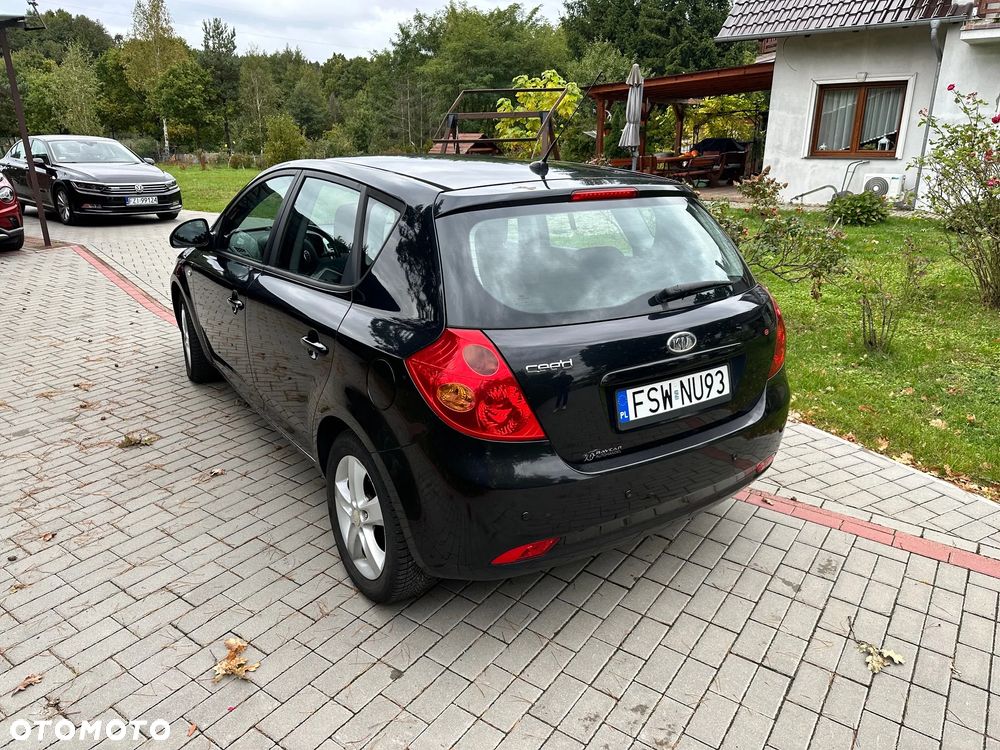 Kia Ceed - 4