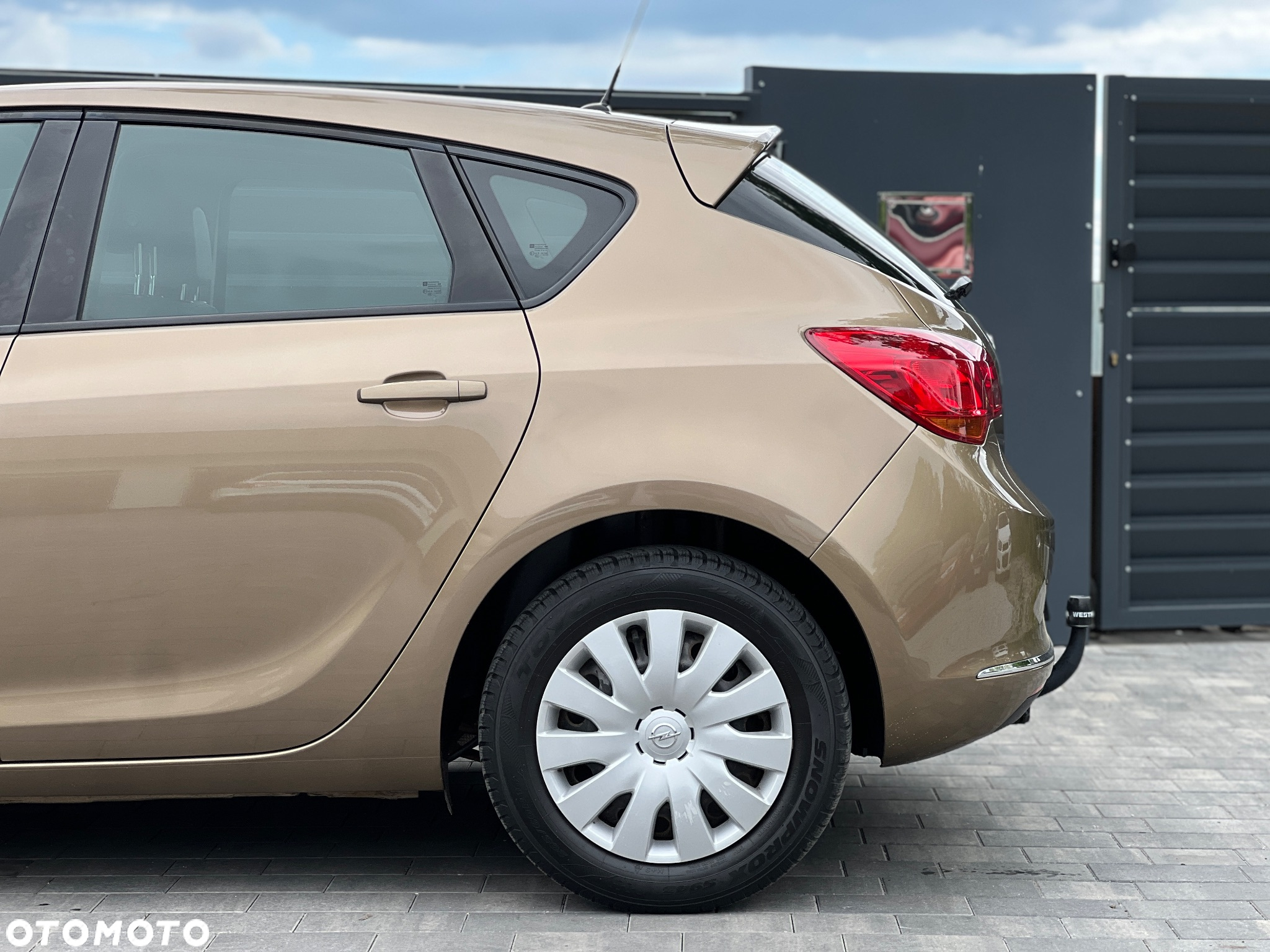 Opel Astra IV 1.4 T Essentia - 29