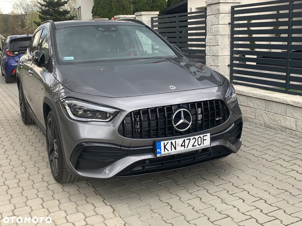 Mercedes-Benz GLA - 25