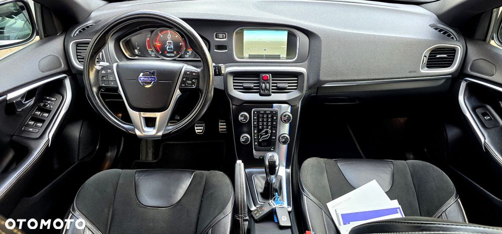 Volvo V40 D4 Drive-E R-Design Summum - 28