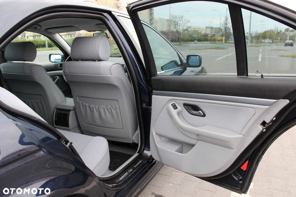 BMW Seria 5 520i - 9