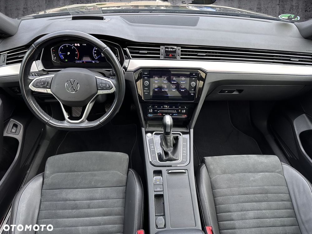 Volkswagen Passat 2.0 TDI EVO Elegance DSG - 9