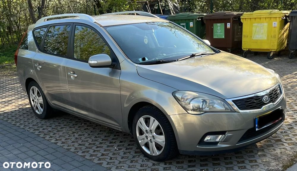 Kia Ceed 1.6 Crdi Comfort + - 1