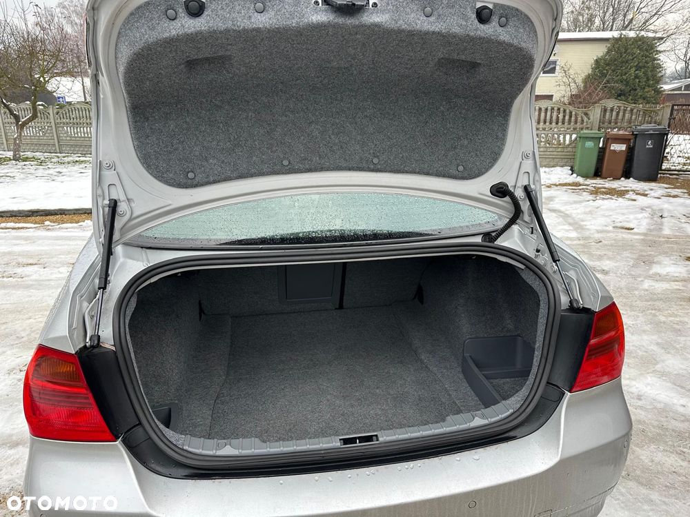 BMW Seria 3 318i - 6