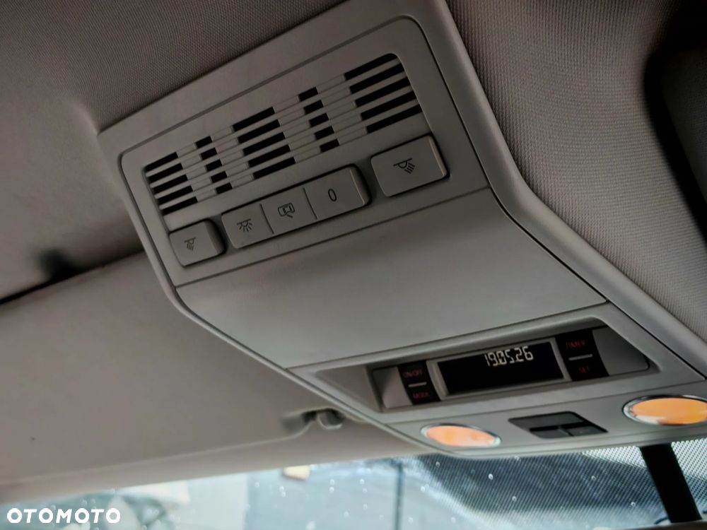Volkswagen Multivan - 26
