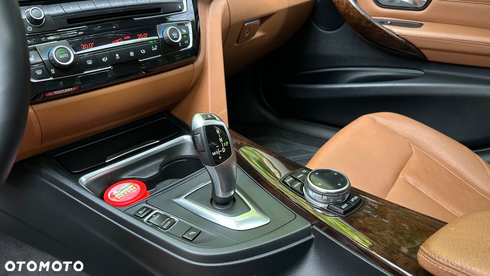 BMW Seria 3 328i Luxury Line - 22
