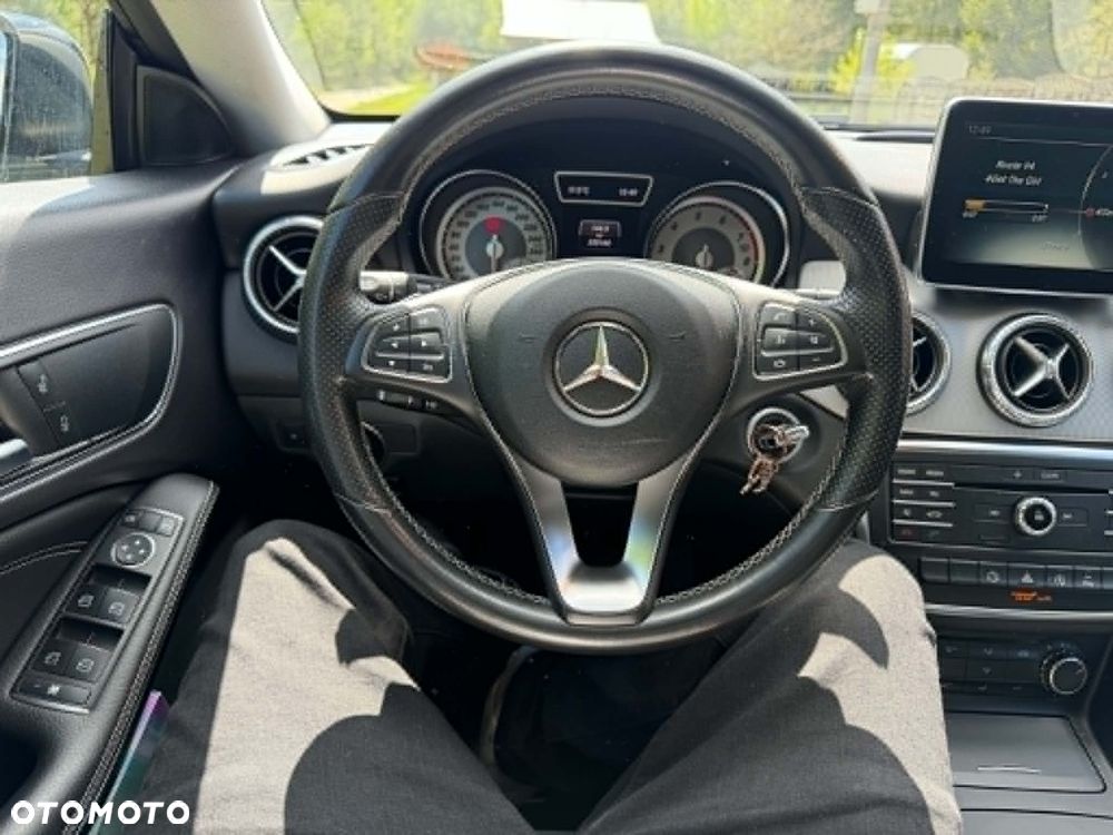 Mercedes-Benz CLA 200 7G-DCT - 8