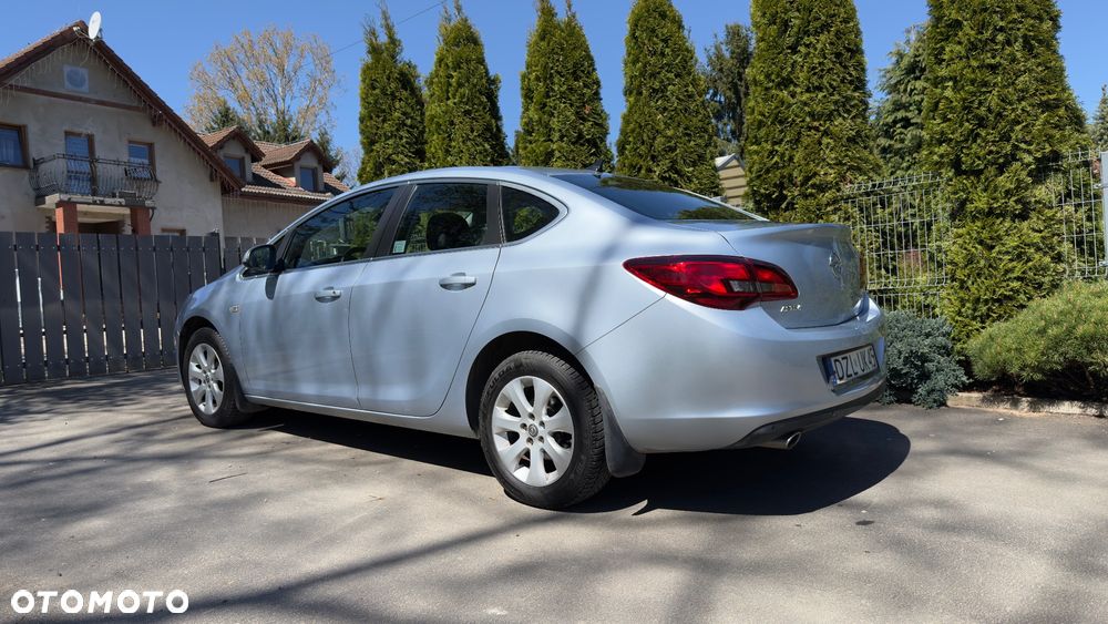 Opel Astra 1.4 T Active EU6 - 7